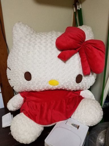ハローキティ　特大ぬいぐるみ