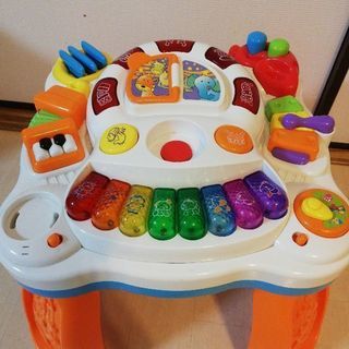 トイザらス　ブルーインミュージカルアクティビティテーブル