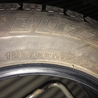 [バリ溝] 2015年製造 BLIZZAK 155/65R13 スタッドレスタイヤの画像