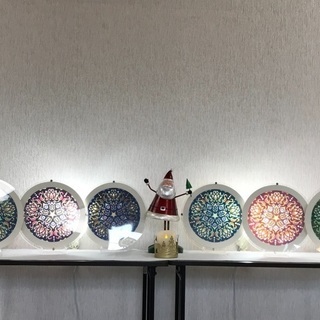 紙で作るステンドグラス ローズウィンドウ ワークショップの画像