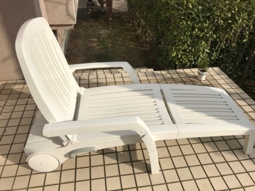 ガーデンチェア 折り畳み 白 デッキチェア 段階式