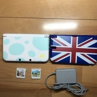 トモダチコレクション使用3DSLL本体箱なし 充電コード・本体カ...