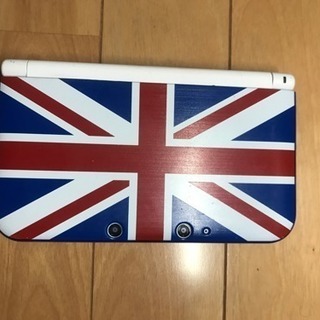 トモダチコレクション使用3DSLL本体箱なし 充電コード・本体カバー・ソフト2個付きの画像