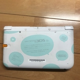 トモダチコレクション使用3DSLL本体箱なし 充電コード・本体カバー・ソフト2個付きの画像