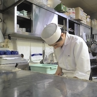 経験者時給1200円☆お肉も給与水準もハイレベル！ホテルニューオータニーの高級すきやき店でキッチン♪の画像