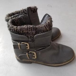ウィンターセール！レディースブーツ　足首あったかダフネ23.5の画像