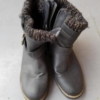 ウィンターセール！レディースブーツ　足首あったかダフネ23.5