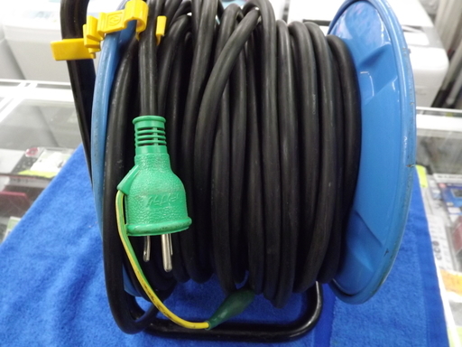 日動工業 NICHIDO　NPW-E33 [電工ドラム 防雨防塵型100Vドラム アース付 30m]　札幌　西岡店