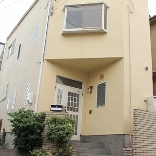 山科駅徒歩13分！環境よし！４DKの戸建て