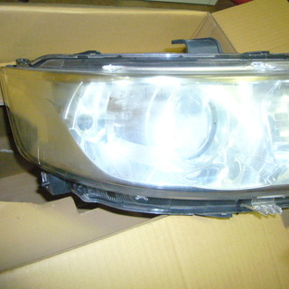 マツダ ＡＺワゴン ６６０　運転席側ライトの画像