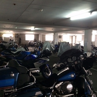 ♦♦オートバイ　バイク　月極　完全屋内　ガレージ　駐車場　24時間　警備♦♦ - その他