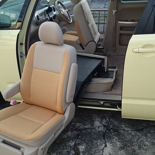 トヨタ　ポルテ　1.3 Cパッケージ　ウェルキャブの画像