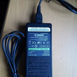 ノートパソコン用【ＡＣ電源アダプタ】（SONY　VGP-AC19...