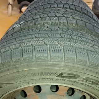 中古スタッドレスタイヤ　4本セット　鉄ホイール付きの画像
