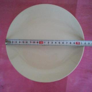 白いお皿　三枚の画像