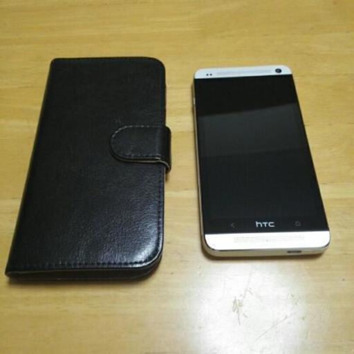 美品 au HTC J One HTL22 本体 白ロム 〇判定 スマホ スマートフォン ホワイトメタル
