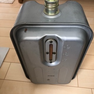 9Lタンク 単体です      三菱の石油ファンヒーター用だった物