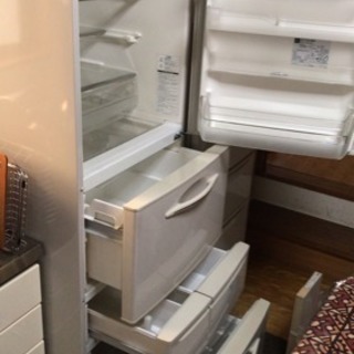 《決まりました》冷蔵庫 取りに来て下さる方差し上げますの画像