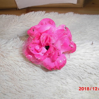髪飾り　　造花　Ｕピン①