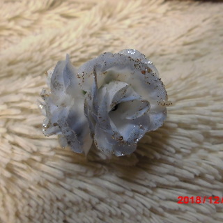髪飾り　造花　Ｕピン②の画像