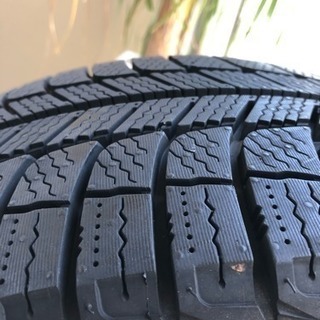 スタッドレスタイヤの画像