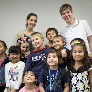 小学生を子供にもつ親御様必見！！Genius Kids で英語でプログラミングの勉強！　英語、プログラミングの画像