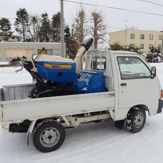 過疎地域での屋根の雪下ろしや除雪機での除雪作業は便利屋HOT伊藤まで - 便利屋