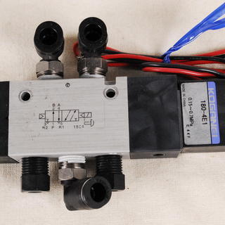 7631 新品 コガネイ 電磁弁 180-4E1 DC24V K...