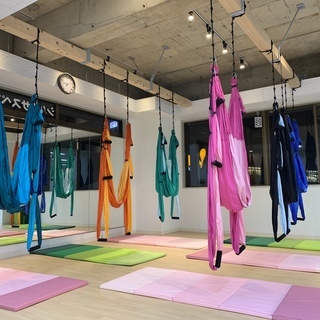 初級クラス　空中体幹トレーニング　シルクサスペンション™️　「 studio AirTrip 浦安」の画像
