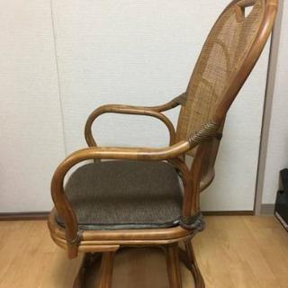 回転する椅子  800円にてお譲りします❗の画像