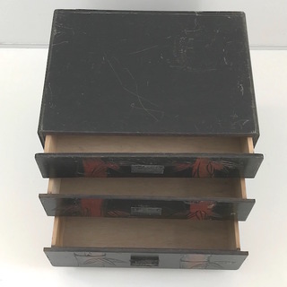 卓上小箪笥【骨董品】赤竹柄の画像