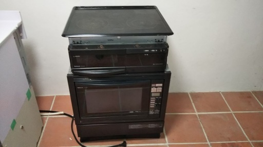 再々度値下げしましたが、これを最後に知人に譲ります！ナショナル製大型オーブンレンジ、IHコンロのセット販売、速い者勝ちです。