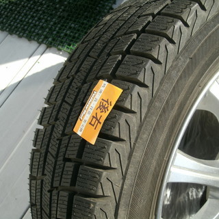 中古スタッドレスタイヤ（アルミ付き）新品同様  4本SET   165/65R13 軽自動車用の画像