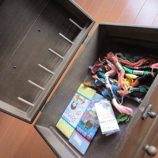 木製のお裁縫箱　少々難ありの画像