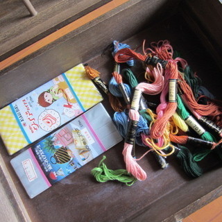 木製のお裁縫箱　少々難ありの画像