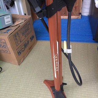 美品　SERFAS(サーファス) 自転車 高圧空気入れ エアフロアポンプ 仏式/米式/英式/ボール/ボートバルブアダプター FP-200の画像