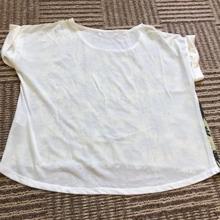 半袖 トップスの画像