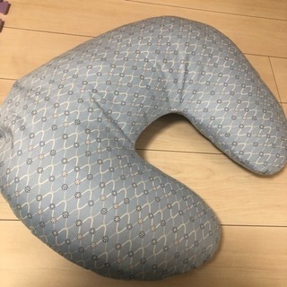 授乳クッションと授乳ケープ