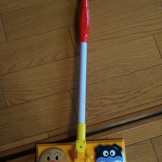 子ども用アンパンマンのお掃除用具（クイックルワイパー）