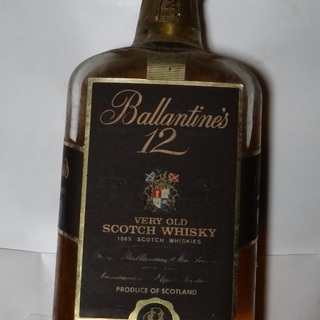 バランタイン１２年　ベリーオールド　ボトル　２０００円