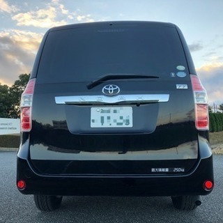 トヨタ ノア yy 4ナンバー 維持費安 キャンプ 車中泊の画像