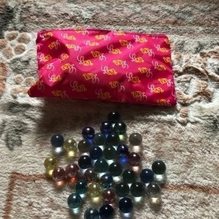 ビー玉35個