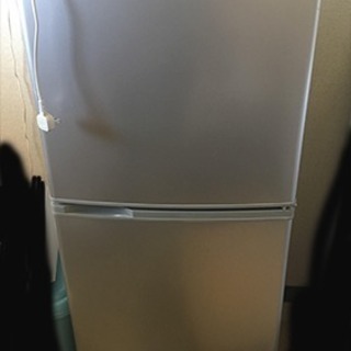 １～２人用　シルバー冷蔵庫の画像