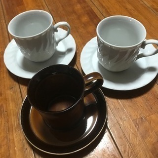 ティーカップとお皿。3個セット