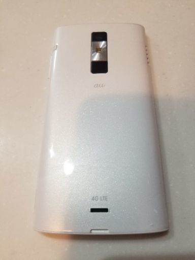 auスマホ　白ロム　KYY21UAA