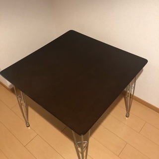 【値下げ 】ダイニングテーブル 2〜4人用