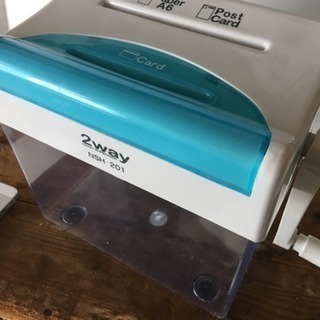 ハンドシュレッダー