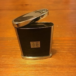 GIVENCHY携帯吸い殻入れの画像