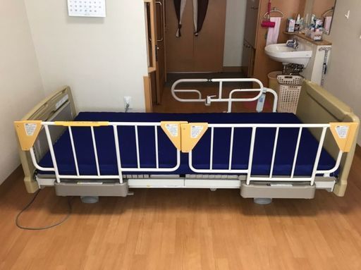 お取引終了パラマウント 電動ベッド 介護ベッド