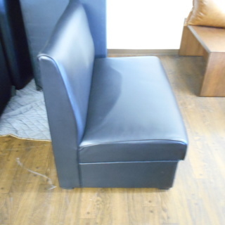 店舗用　２人掛けソファー　ビニール張り『良品中古』三角足　複数入荷！【リサイクルショップサルフ】の画像